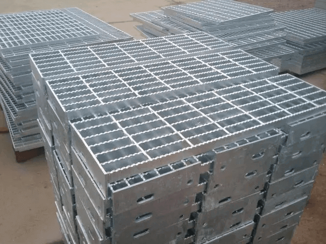 重型与轻型钢格板：承载力与轻量化的平衡